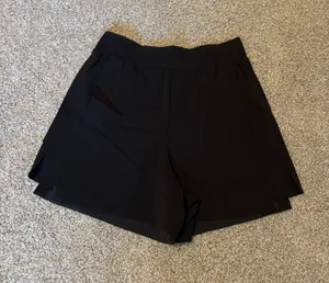 Lululemon Shorts thumbnail 1