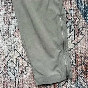 Athleta Mod Trekkie Crop Jogger Pants Ankle Zip Pull On Woven Light Gray Size 8 thumbnail 4