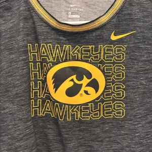 Nike Iowa Hawkeyes Womens Medium Black Dri-FIT Cropped Graphic T-Shirt‎ NCAA thumbnail 2