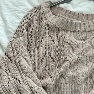 Cropped knit sweater thumbnail 5