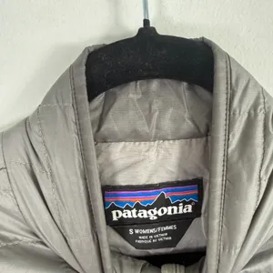 Patagonia Nano Puff Full Zip Grey Jacket Primaloft Outdoor Hiking LOGO Womens Sm thumbnail 4