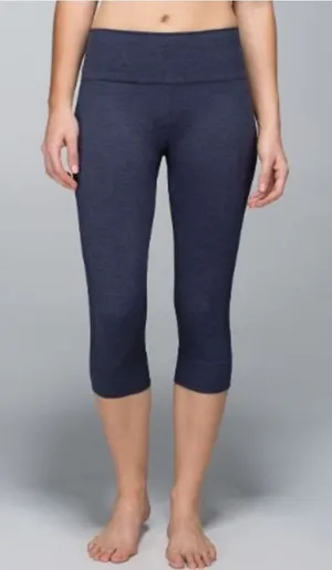 Lululemon Seamlessly Street Crop in Cadet Blue size 8‎ thumbnail 1