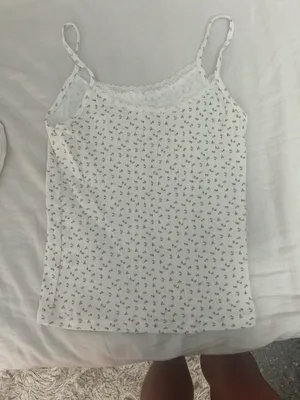 Brandy Melville Flower Tank thumbnail 5