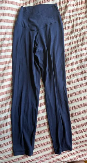 Offline by aerie 7/8 navy leggings thumbnail 1