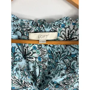 Ann Taylor LOFT Floral Print V Neck Blouse Size Small thumbnail 3