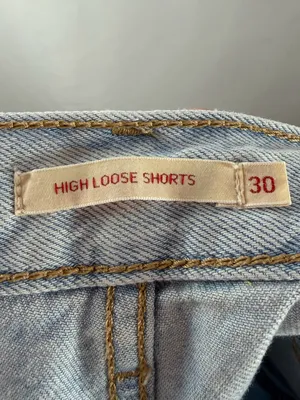 Levi's High Loose Denim Jean Shorts in Light Blue Size‎ 30 thumbnail 8