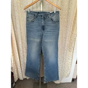 NWOT Urban Outfitter BDG Back Lace Up Light Wash Distressed Flare Jeans 31 thumbnail 4