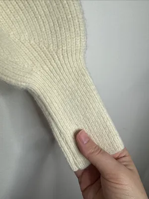 Korean Fashion Moong-Chi Cream Cutout V-Neck Chunky Rib Cable Knit Front Sweater thumbnail 6