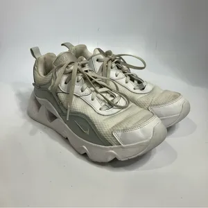 Nike‎ RYZ 365 white metallic sneakers size 9 thumbnail 3
