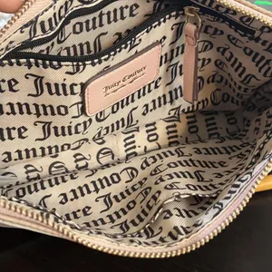 Juicy Couture Shoulder Bag Womens Embossed Heart Leather Purse Y2K Retro thumbnail 8