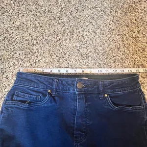 Croft & Barrow Womens Dark Wash Cropped Straight‎ Leg Jeans Size 10 thumbnail 4