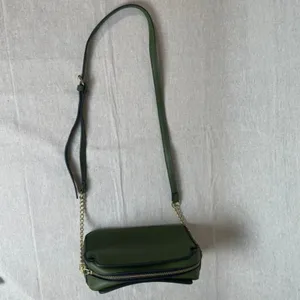 Olive Green Vegan Leather Camera Bag Crossbody Purse thumbnail 9