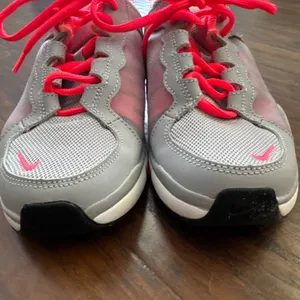 Nike Flex TR 2 Gray Orange Lightweight Training Running Shoes Women's Sz 5 Youth thumbnail 4
