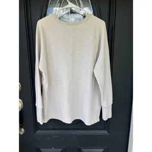 Athleta‎ Cream Waffle Knit Thermal Sweatshirt Thumbholes Size L Raglan Top thumbnail 7