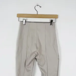 Quince Ultra-Stretch Ponte Pintuck Ankle Pants Ecru thumbnail 5