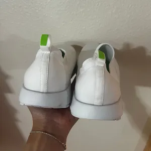 OOFOS OOmg Sport Low recovery slip-on shoes in white US9 / 40 thumbnail 4