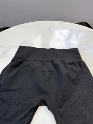 Gymshark Black Seamless High-Waist Leggings with Subtle Logo thumbnail 3