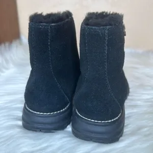 UGG #5431 Suede Shearling Lined Ankle Boots Size 7 thumbnail 4