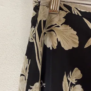 Loft Black White Floral Midi Skirt Asymmetrical Size‎ 8 thumbnail 4