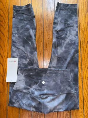 Lululemon Align High Rise 23” Diamond Dye Grey Size 6 NWT thumbnail 1