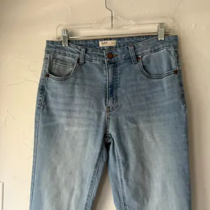 OAT New York Jeans Womens Size 10/30 Light Wash Denim Cropped‎ Raw Hem thumbnail 2