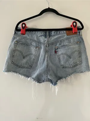 Levi's 501 Women's Cutoff Denim Shorts 32 Light Wash Distressed Raw Hem thumbnail 5