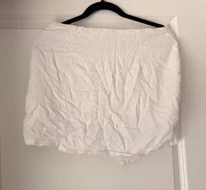 Abercrombie Micro White Mini Skirt thumbnail 1
