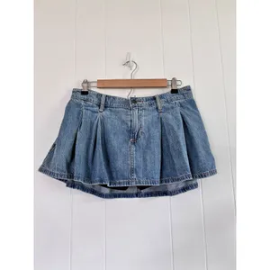 Hollister Womens Pleated Denim Micro Skort Medium Wash Blue Size M Elastic Waist thumbnail 3