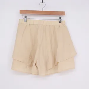 Shorts Womens Medium Beige Pleated‎ Ruffle Layered Flowy Pull On Elastic Waist thumbnail 4