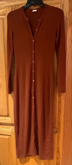 Aritzia Wilfred Free Button-Up‎ Knit Bodycon Midi Dress in Rich Chestnut Size XS thumbnail 1
