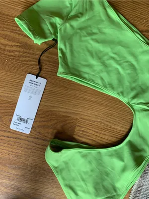 NWT ALO Yoga Neon Green Body Suit Women Size XXS Athletic Short Sleeve New thumbnail 2