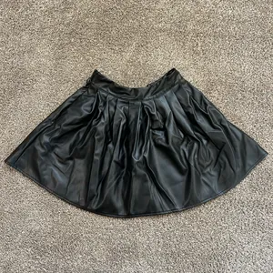 Frenchy High Waist PU Pleated Skirt Pu Leather Latex Mini Skirt High Rise A-line thumbnail 4