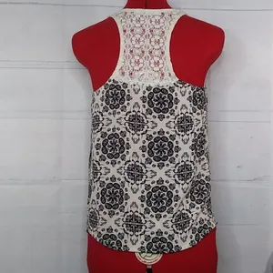 Maurices Floral Lace Thank Top Sz M thumbnail 4