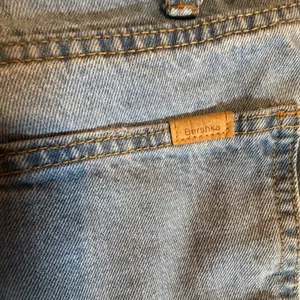 Bershka Denim Shortalls Light Wash Distressed Jean Overalls Womens Size Small thumbnail 8