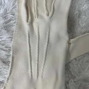 50s 60s White Cream Gloves Raised Detail OSFM thumbnail 3