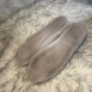 Women’s Beige Lace-Up Sneakers Size 8.5 thumbnail 8