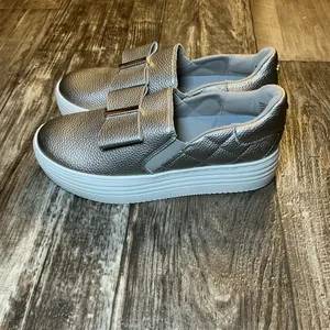Joy Leather Silver Slip-On Women's Shoes Size 6.5 thumbnail 4
