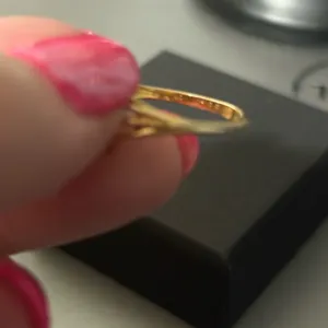 Avon Signed Size 6 Gold Tone Marquise Accent Ring with Clear Stones thumbnail 3