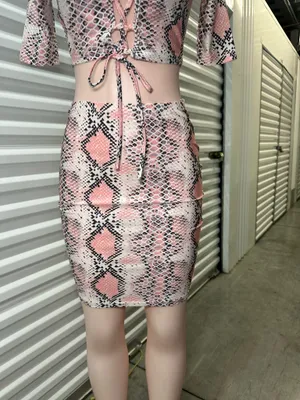 Pink Snakeskin 2-Piece Set 🐍 Sexy DIY Halloween Costume Idea thumbnail 3