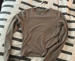 Hollister Long Sleeve thumbnail 1