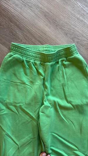 H&M sweatpants thumbnail 2