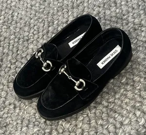 Steve Madden “Heart” Vintage Black Suede Horsebit Loafers Size 8 1/2 B 36518 thumbnail 1