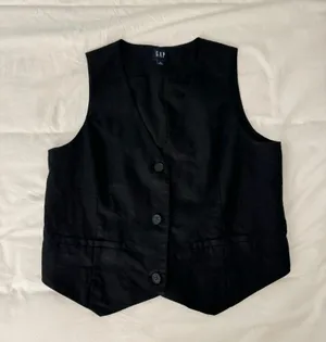 Gap Women’s Black Cropped Linen Vest  thumbnail 2