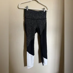 Lululemon Wunder Under Hi-Rise‎ 7/8 Tight in Black White Colorblock thumbnail 6