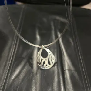 Elegant Silver Pendant Necklace thumbnail 6