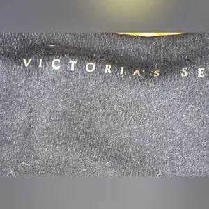Victoria's Secret Core Essential Pocket High Waisted Legging 10 thumbnail 4