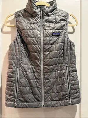 Patagonia Nano Puff Vest Women’s Small Gray Primaloft‎ Quilted Size Small thumbnail 2