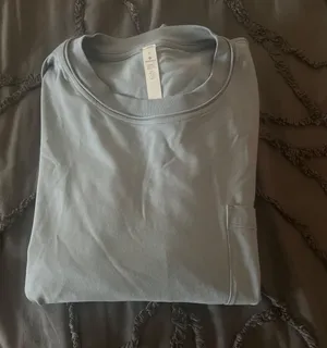 Lululemon Top thumbnail 2