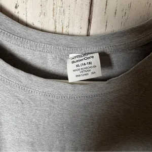 Athletic Works ButterCore Gray Women's Crop Top Sz XL (16-18) thumbnail 6