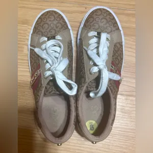 GBG LA Women's sneaker Size 9 All Over Logo white Brown & Gold w red thumbnail 5